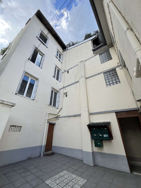 Appartement à SAINT-ETIENNE