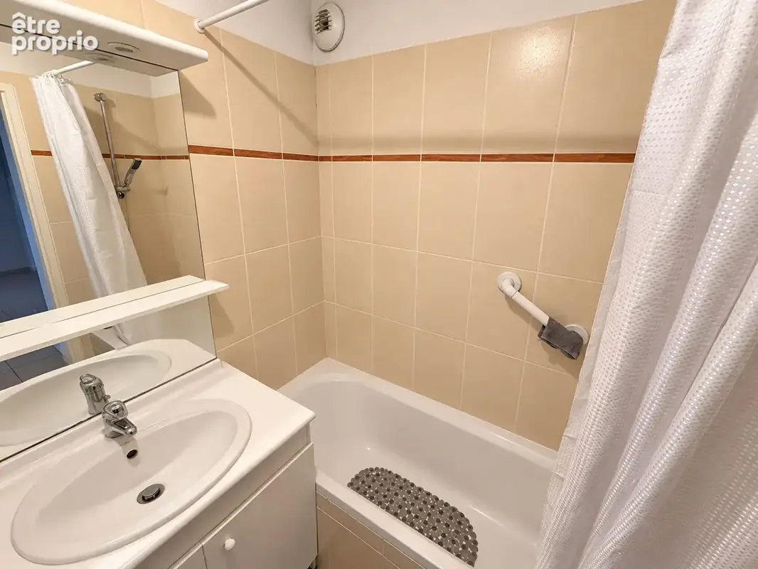 Spécial Investisseurs - T2 vendu loué avec place de parking et balcon - photo 7