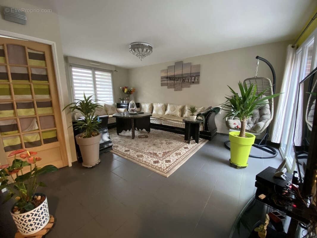 Maison à BRUAY-LA-BUISSIERE