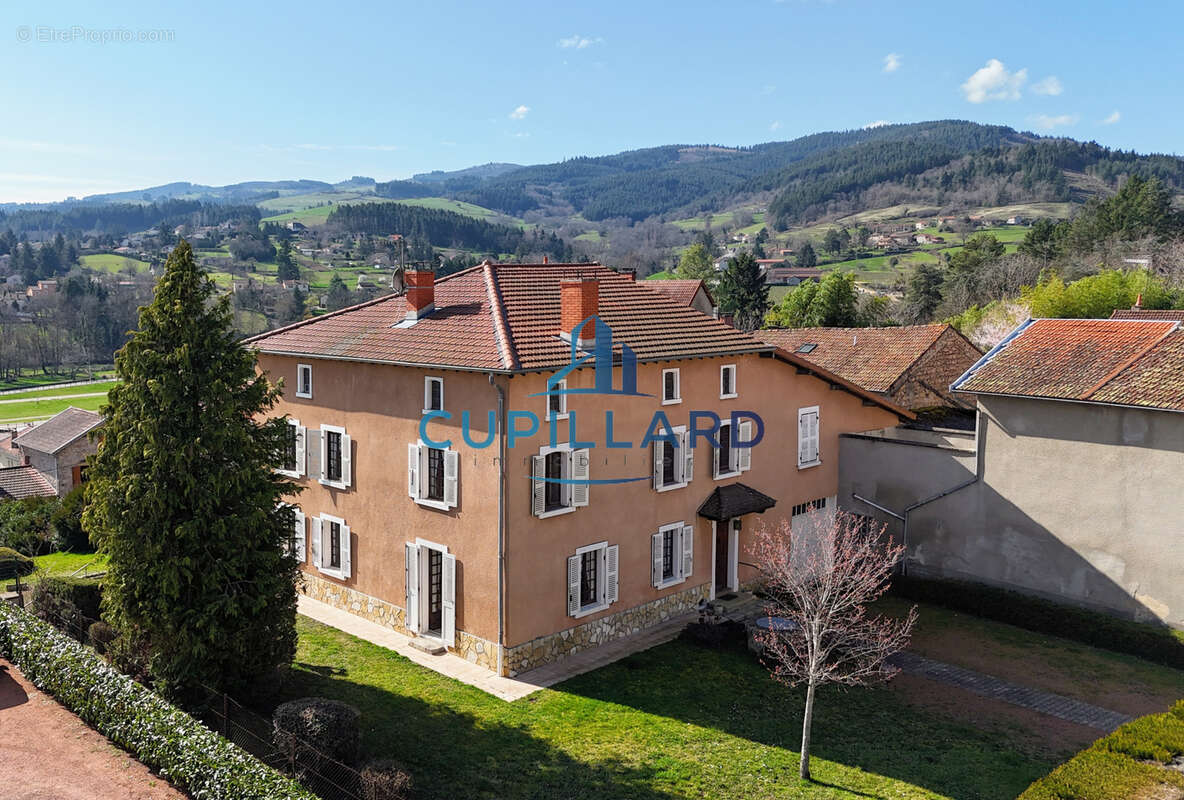 Maison à RENAISON