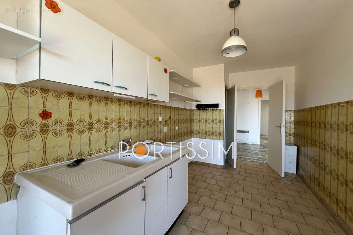 Appartement à SAINT-LAURENT-DU-VAR