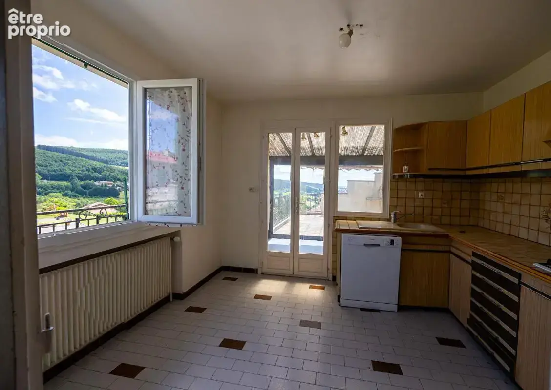 Villa T4 au calme avec 160 m² d'ateliers : idéal artisan, collectionneur ou projet locatif - photo 5