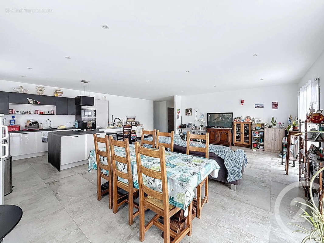 Maison 151 m² à Fontaine-Francaise  - photo 6