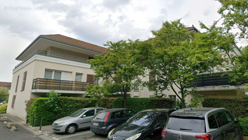 Appartement à SAINT-PIERRE-DU-PERRAY