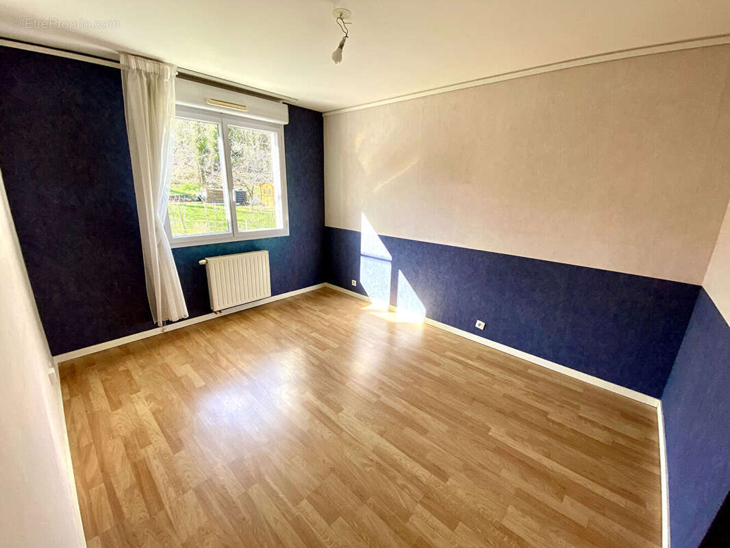 CHAMALIÈRES LIMITE ROYAT / Appartement d'exception à vendre dans un secteur prisé, avec vues dégagées, terrasses et stationnemen - photo 9