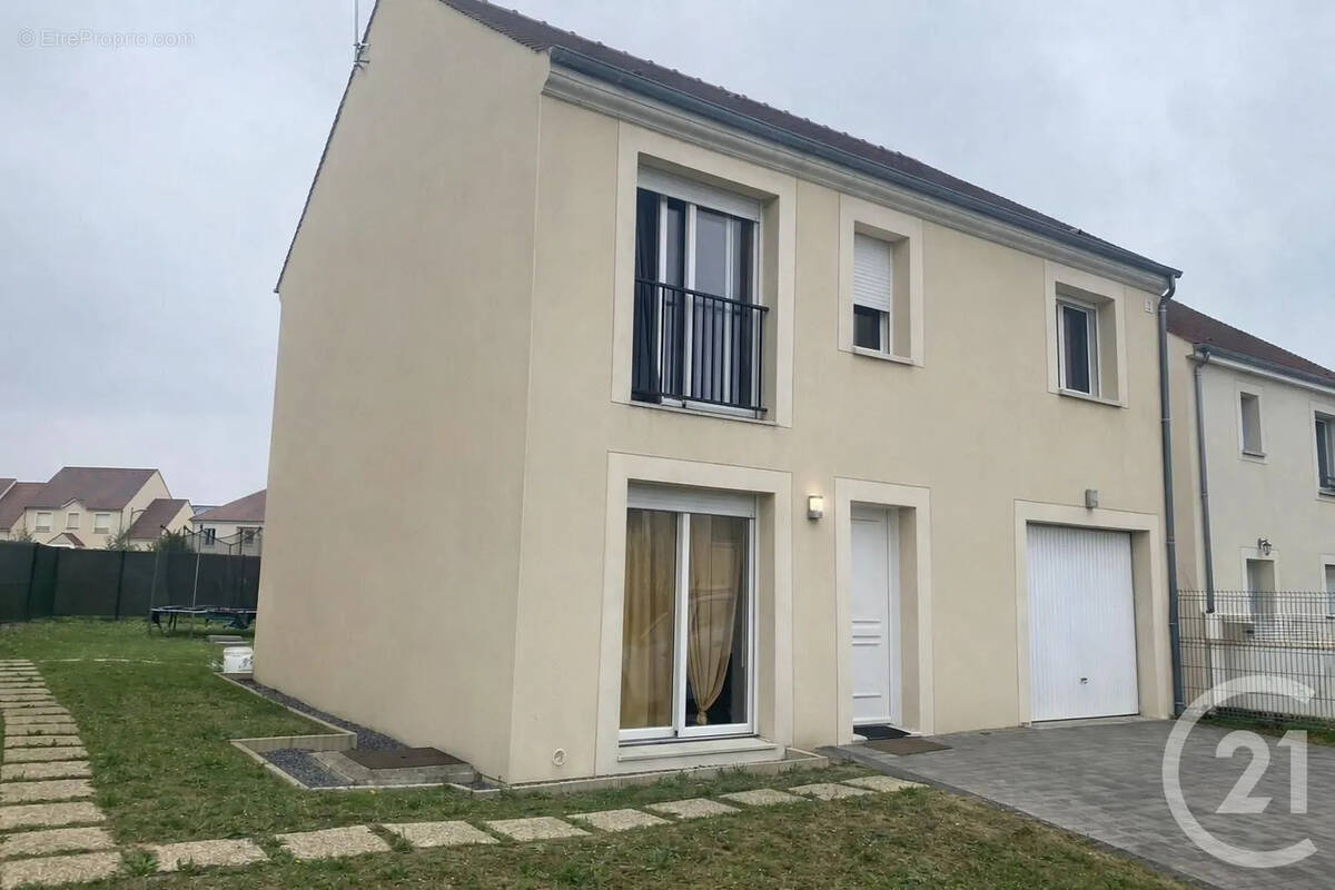 Maison à DAMMARTIN-EN-GOELE