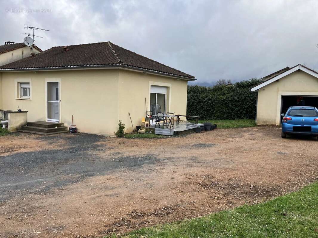 Maison à CAPDENAC