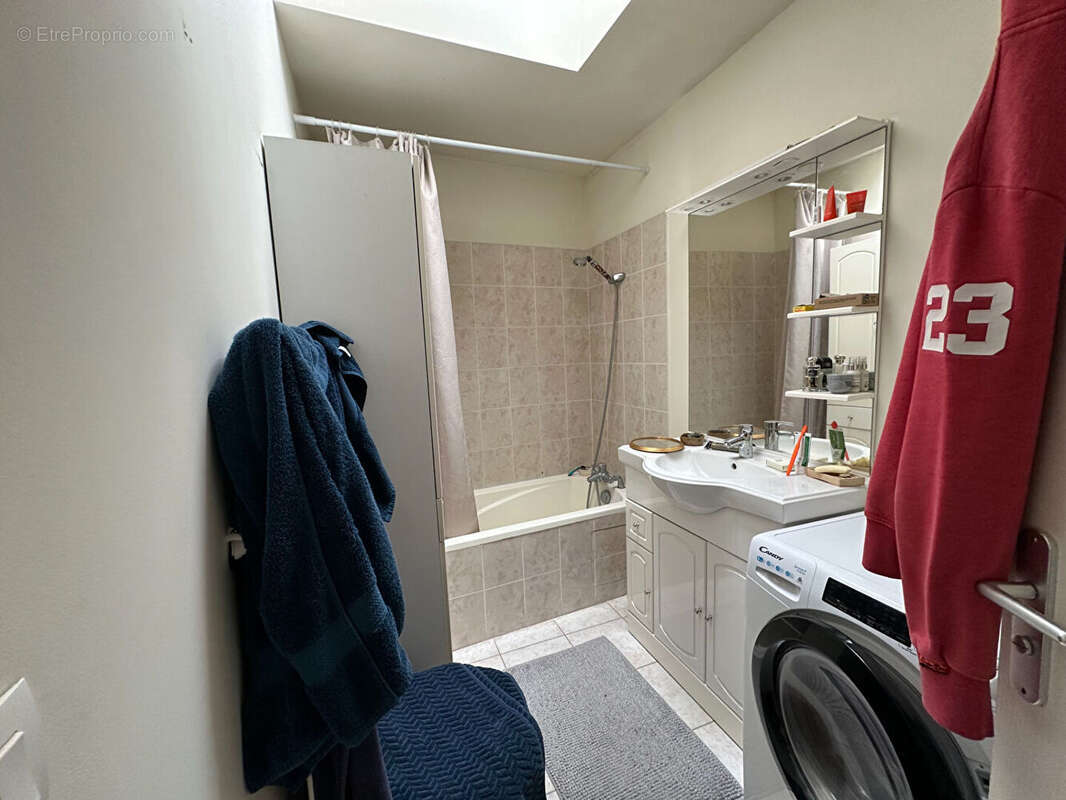 MONTROUGE - 2 pièces - 37.27 m² + PARKING - photo 4
