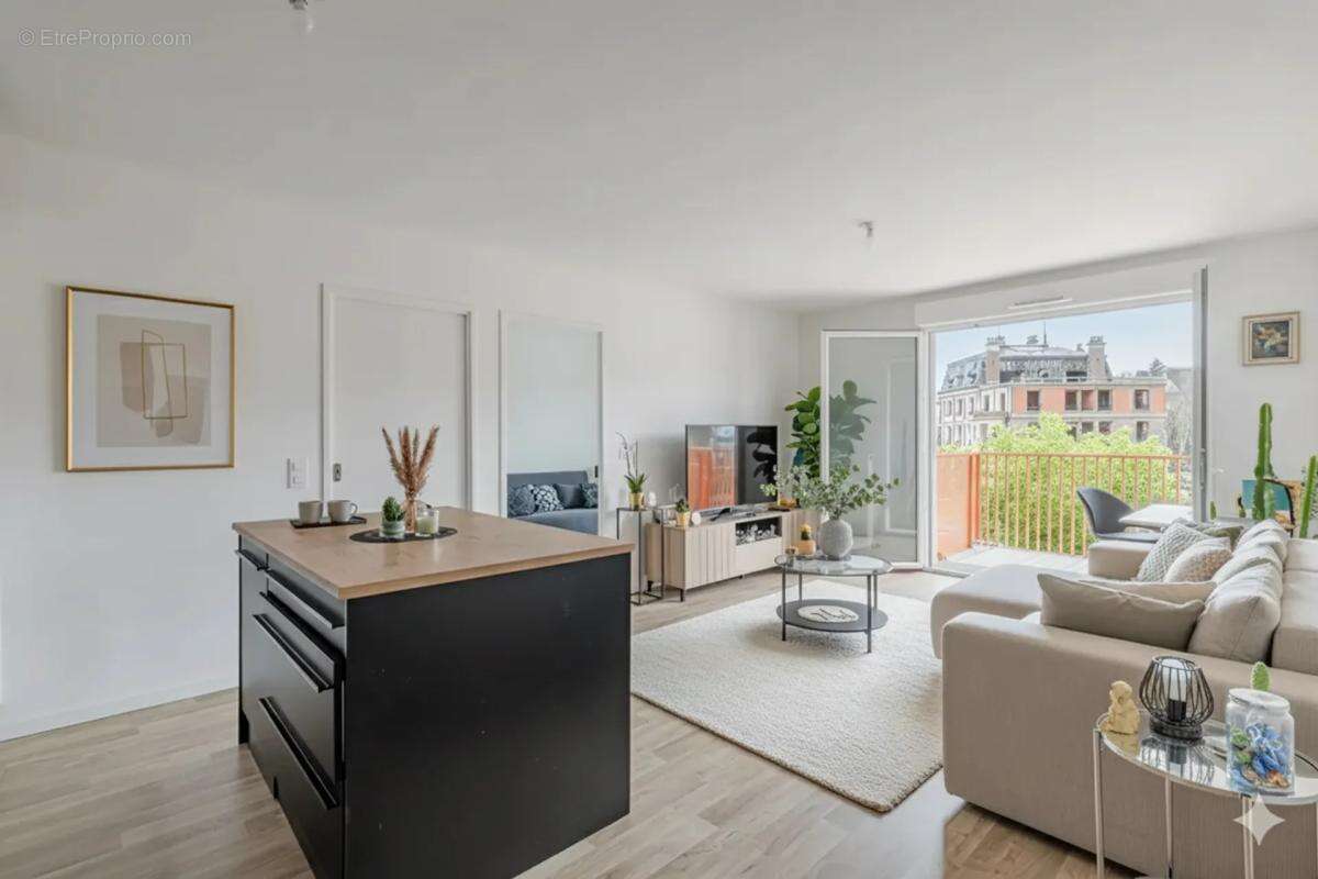 Appartement à CORBEIL-ESSONNES