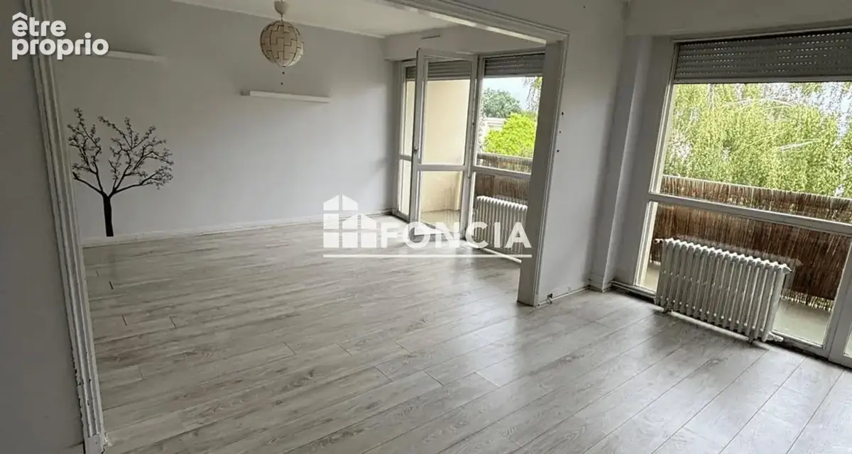 Evry T4 de 80 M2 dans résidence très calme - photo 2