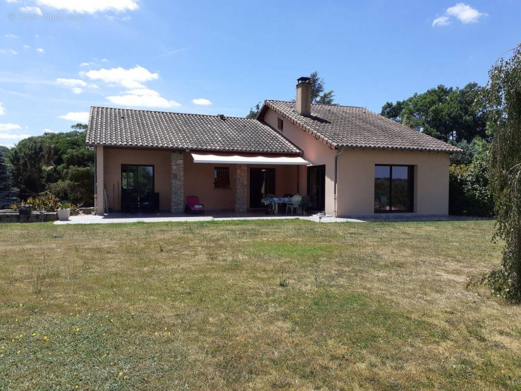 Maison à SAINT-PRIEST-SOUS-AIXE