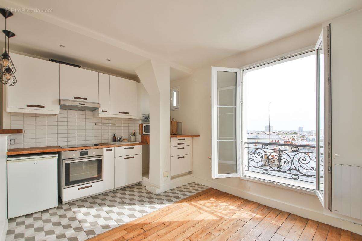 Appartement à PARIS-18E