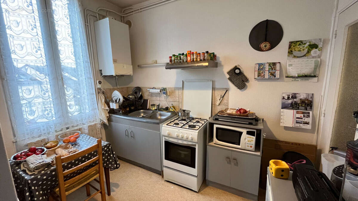 Appartement à YZEURE