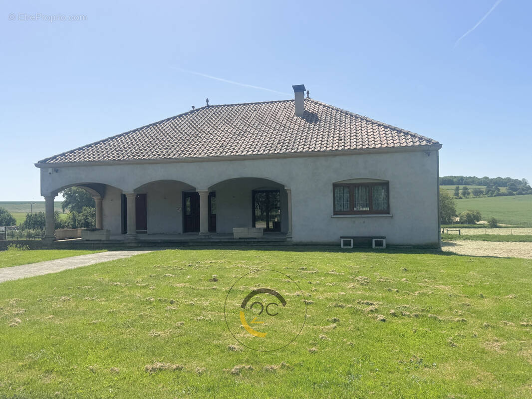 Maison à HAN-DEVANT-PIERREPONT