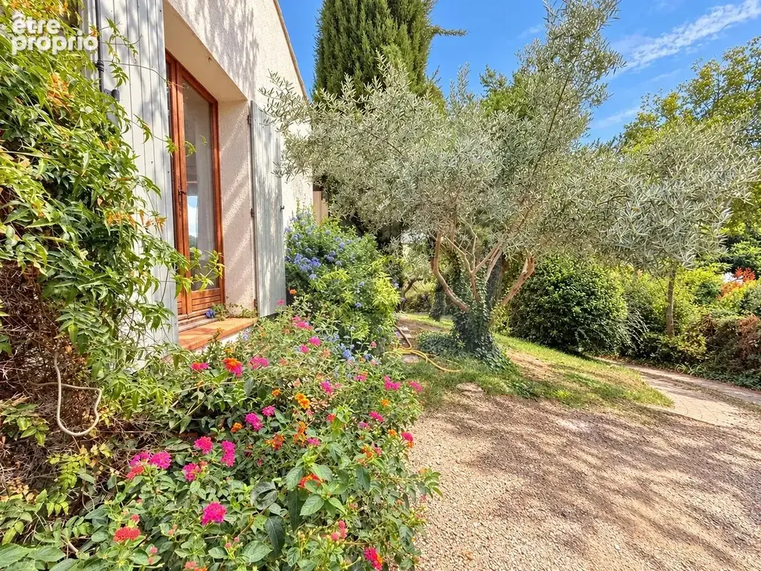 Guilles, à pied du village : maison familiale avec piscine et vue sans vis-à-vis - photo 8