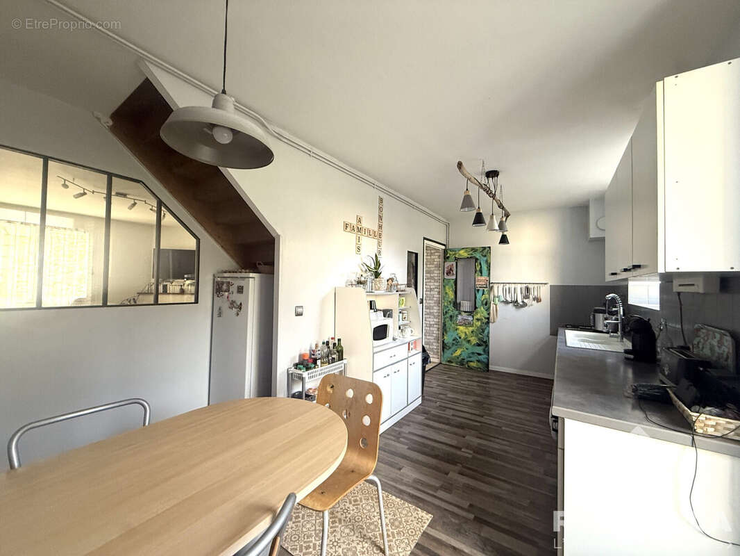 Maison à SAINT-JEAN-D'ANGELY