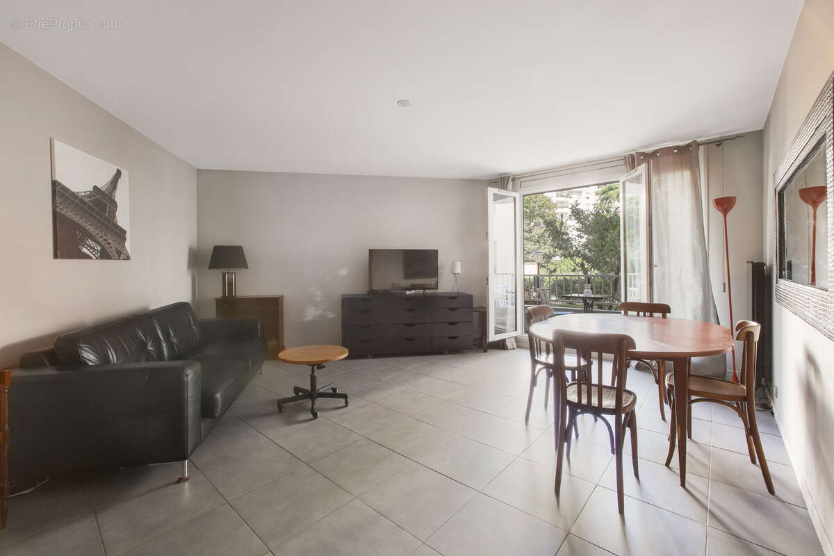 Appartement à PARIS-10E