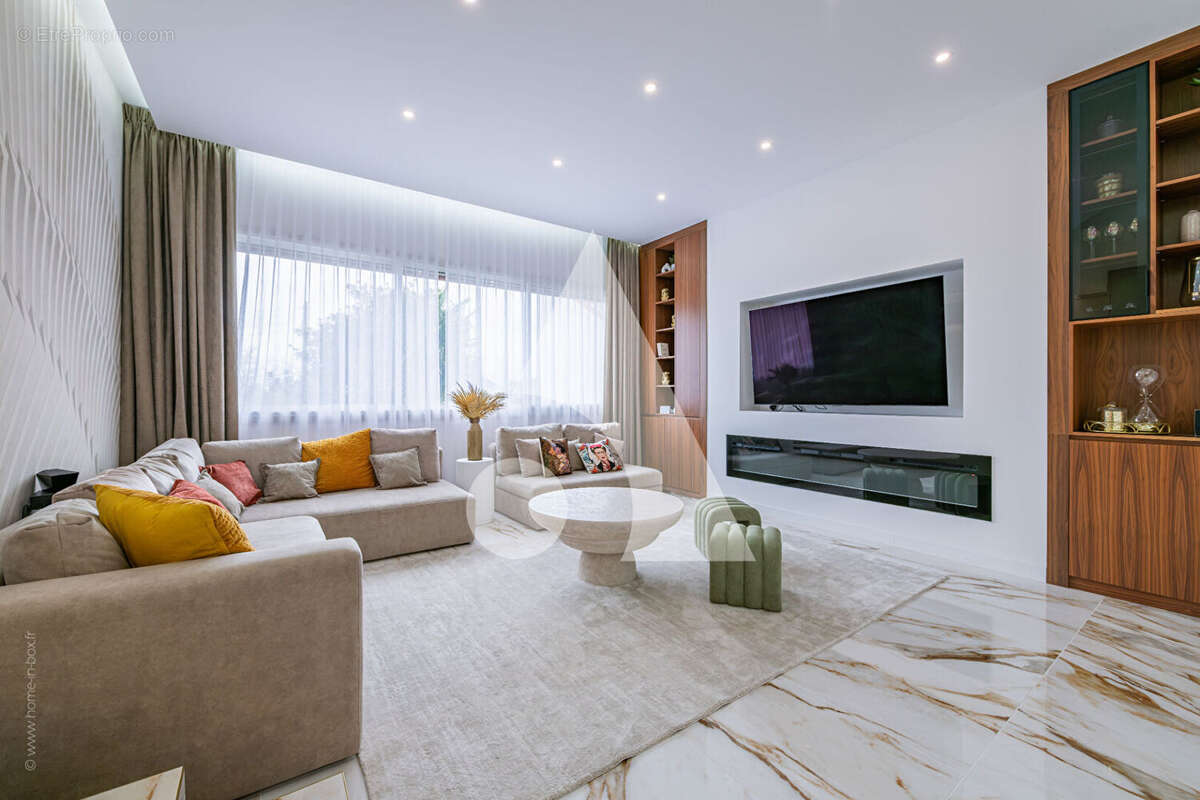 Maison à CHENNEVIERES-SUR-MARNE