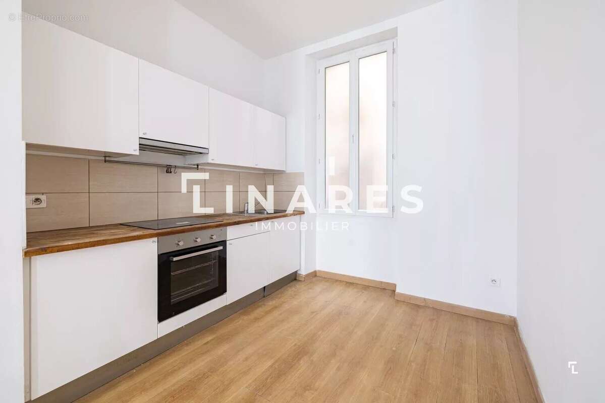Appartement à MARSEILLE-1E