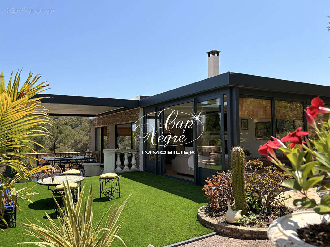 Maison à BORMES-LES-MIMOSAS