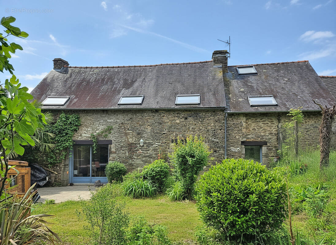 Maison à LOYAT