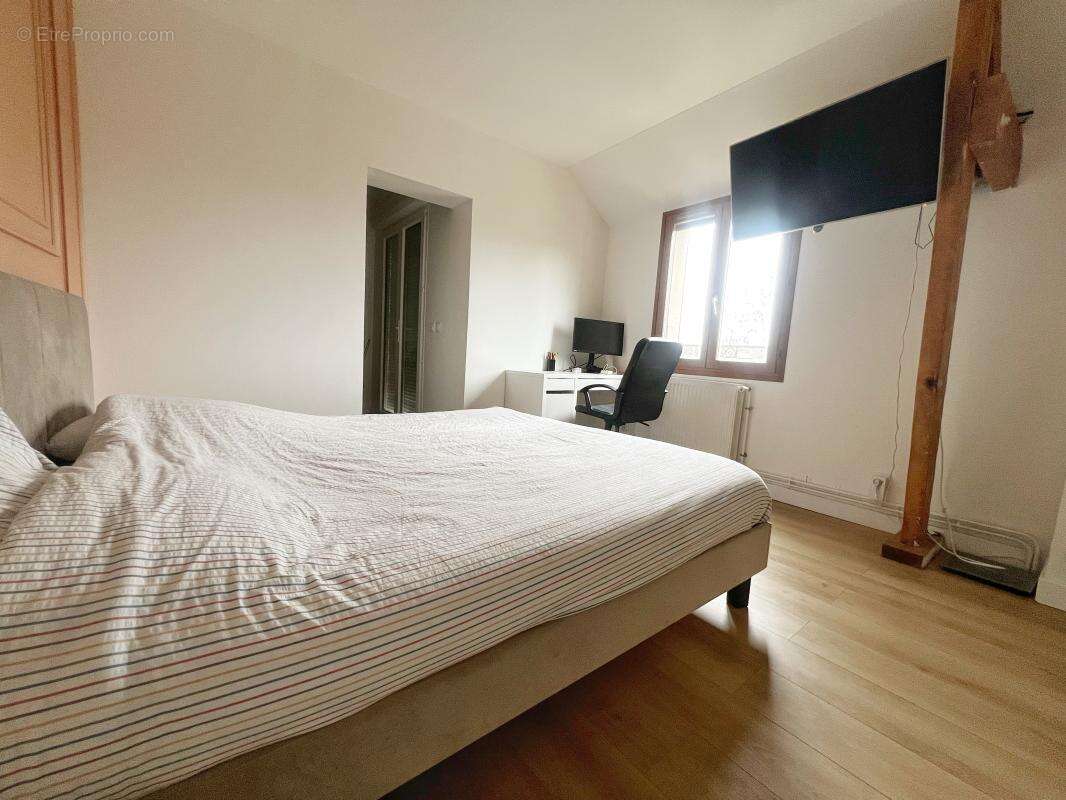 Maison à SAINT-CYR-L'ECOLE