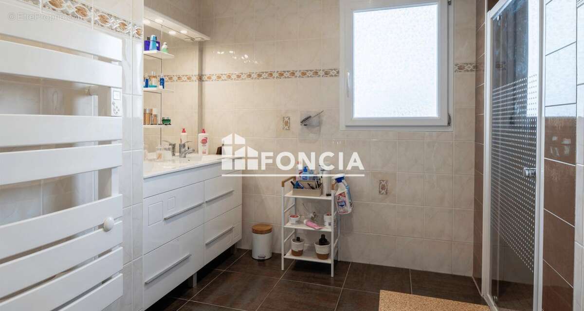 Maison à SAINTE-LIVRADE-SUR-LOT