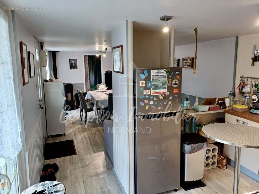 Maison à VENESTANVILLE