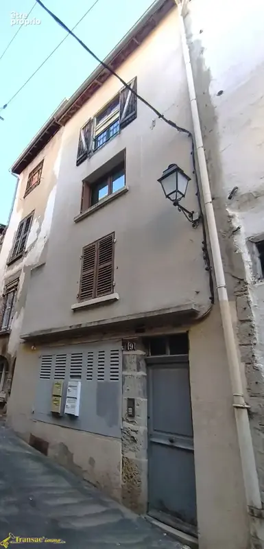 Centre-ville de Thiers, idéal pour investisseurs ! Immeuble avec 4 appartements. - photo 1