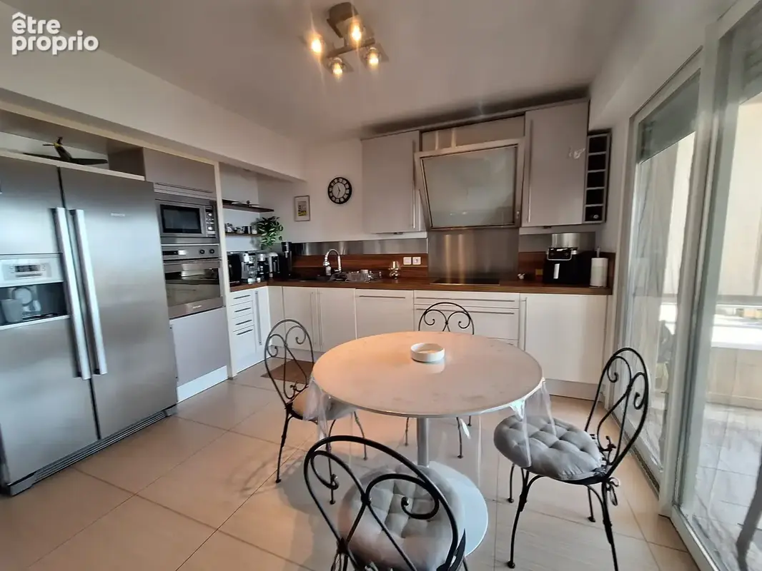 Appartement T4 de120m2 belle  vue mer parc Berthaud - photo 11