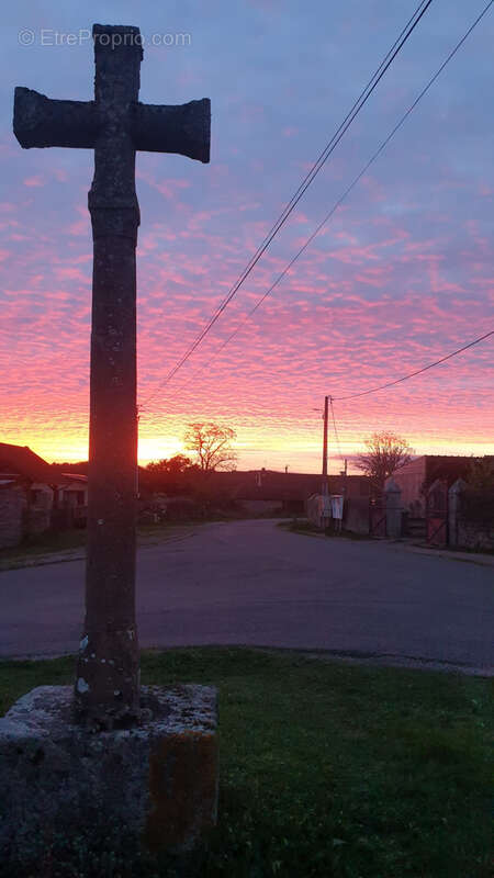 Maison à LA ROCHE-EN-BRENIL