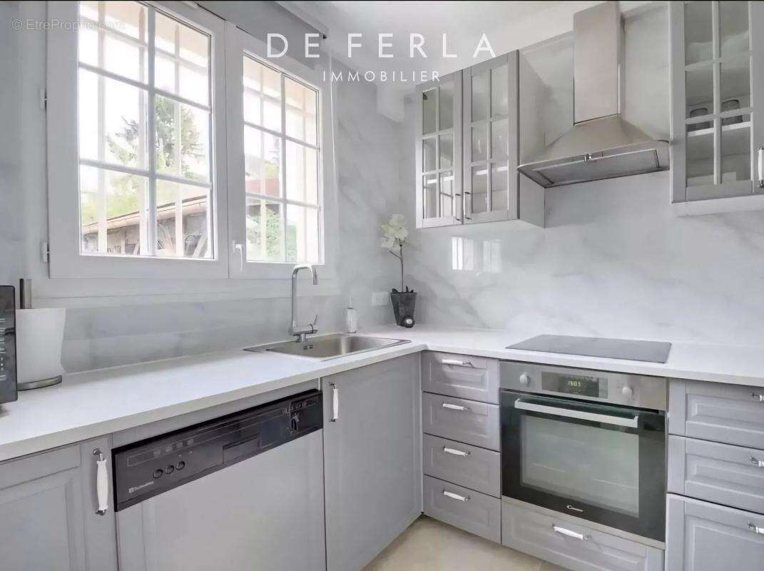 Maison à SAINT-MAUR-DES-FOSSES