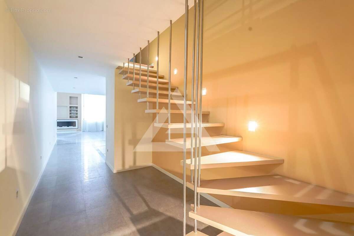 Appartement à ROQUEBRUNE-CAP-MARTIN