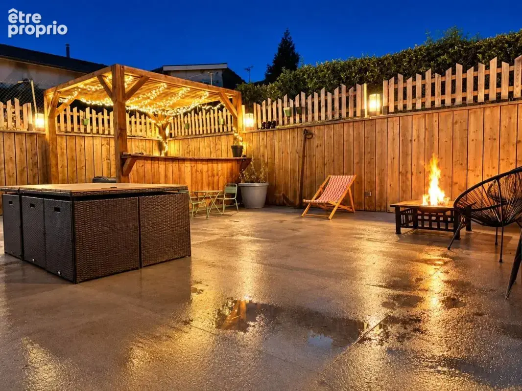 Superbe maison rénovée de 194 m² avec cinéma privé, grande terrasse, terrain et garage - photo 18