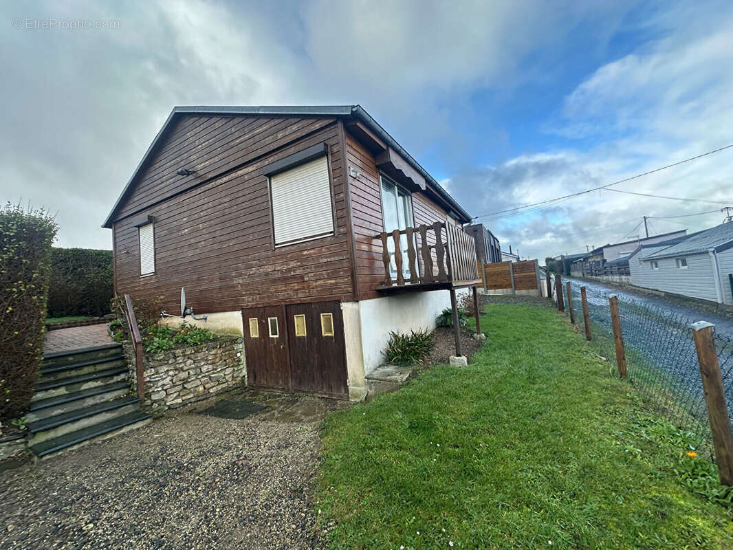 Maison à SAINT-COME-DE-FRESNE