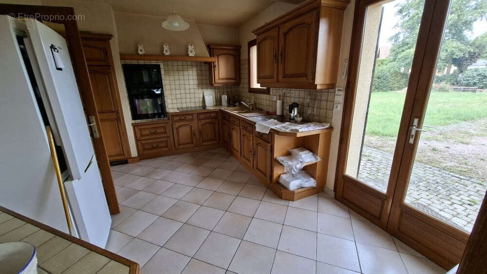 Pavillon sur sous sol, 5 chambres - photo 4