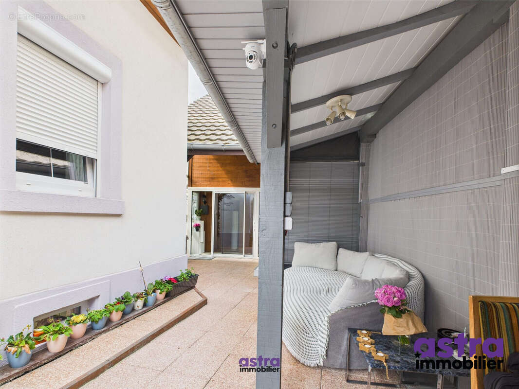 Maison à VILLAGE-NEUF