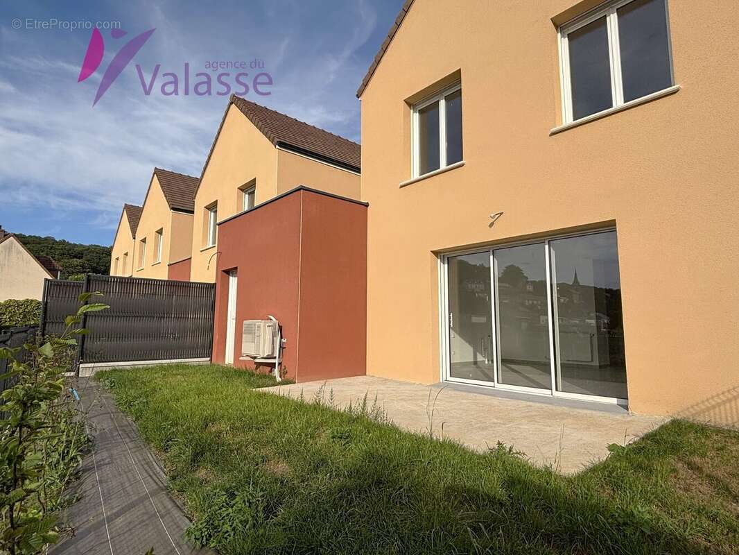 Maison à GRUCHET-LE-VALASSE