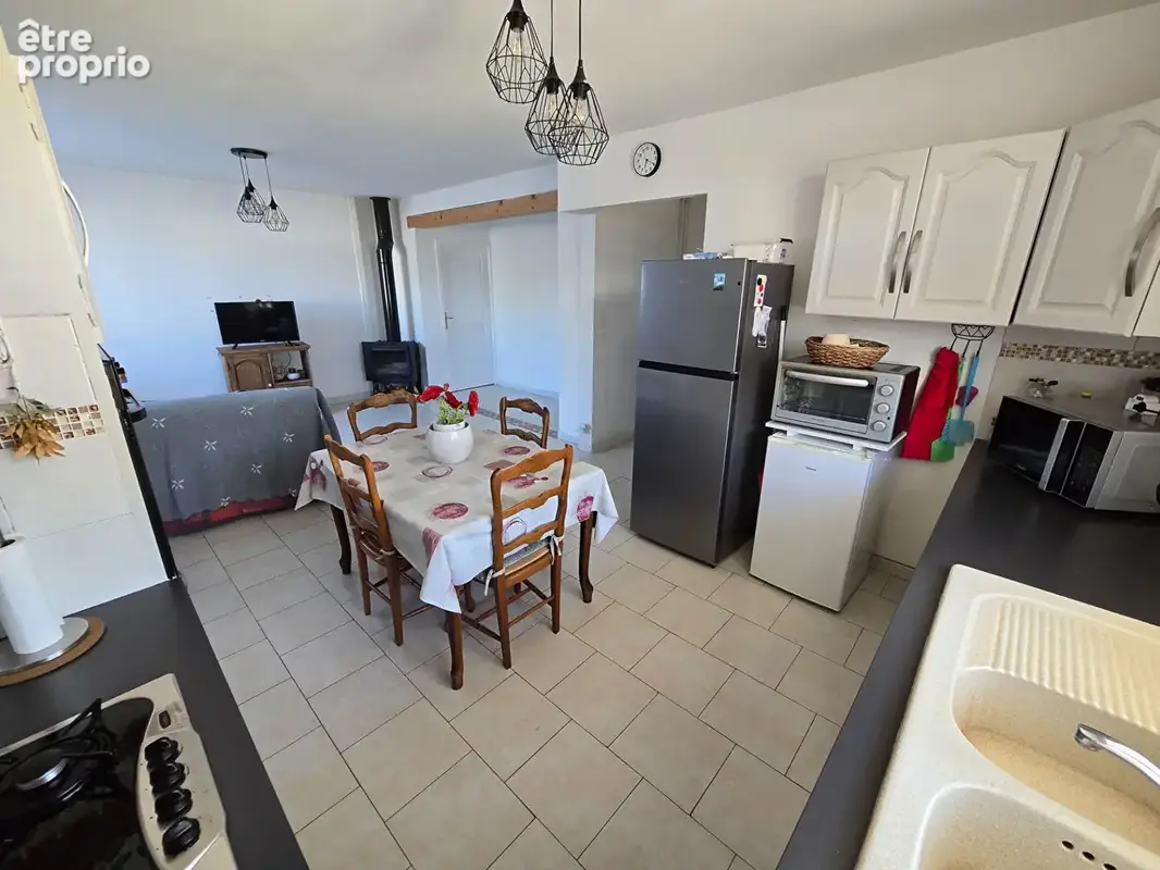 Maison de plain pied avec garage - Salles Curan - photo 7