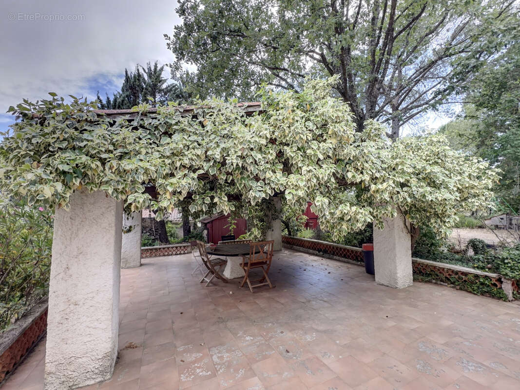 Maison à SAINT-MAXIMIN-LA-SAINTE-BAUME