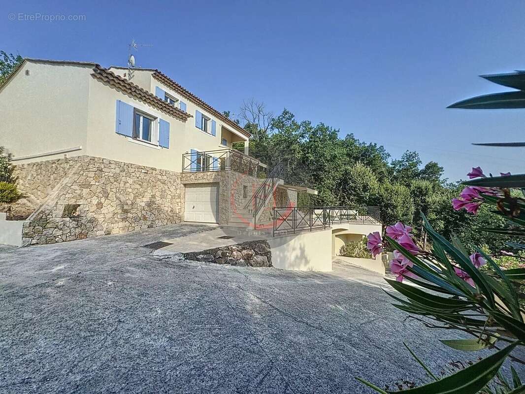 Maison à LES ADRETS-DE-L&#039;ESTEREL