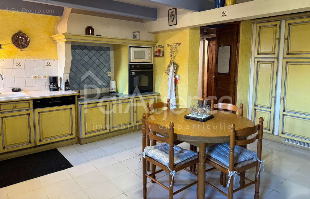 Maison à CHAILLEVETTE