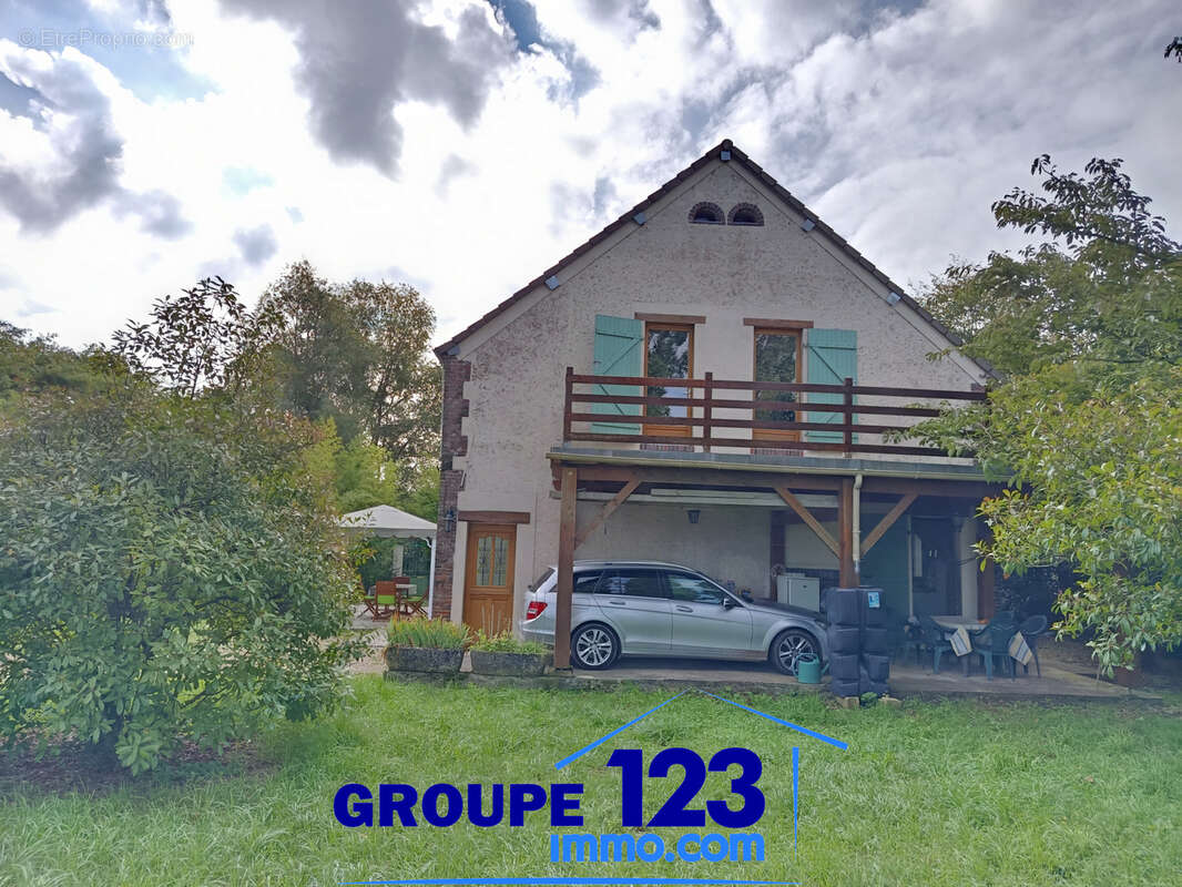 Maison à LA FERTE-LOUPIERE