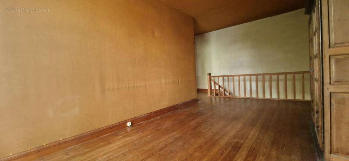 Maison à CROIX-CHAPEAU