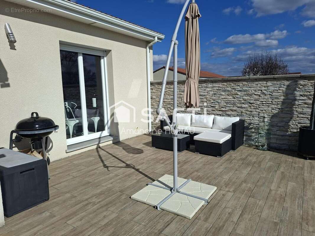 Photo 5 - Maison à LUZILLAT