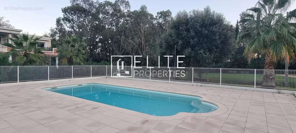 Appartement à MANDELIEU-LA-NAPOULE