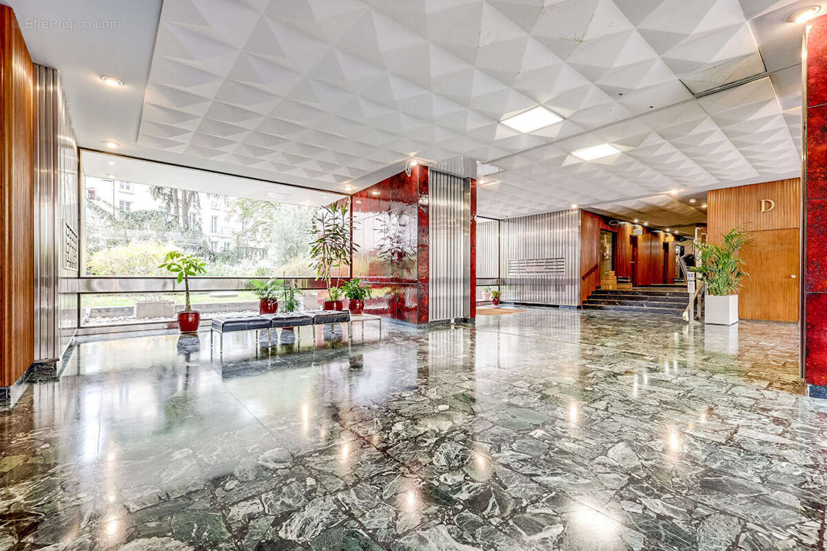 Appartement à PARIS-14E