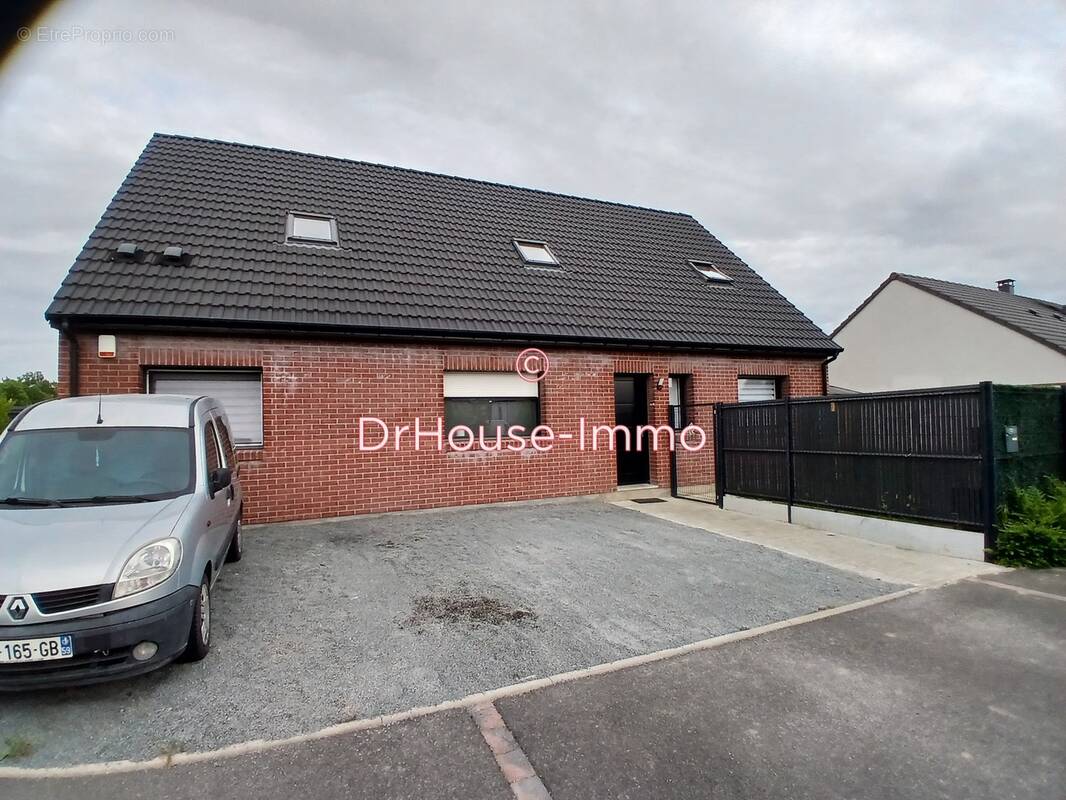 Maison à NEUF-BERQUIN