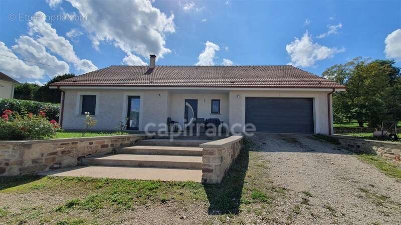 VAUVILLERS (70). Ensemble immobilier composé d'une maison d'habitation de 170m² et d'un bâtiment de 520m² - photo 13