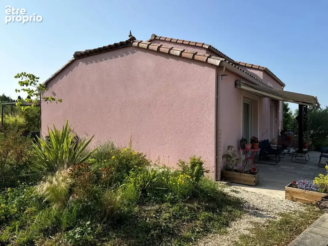 Maison et piscine sur 1770 m² de terrain - photo 22